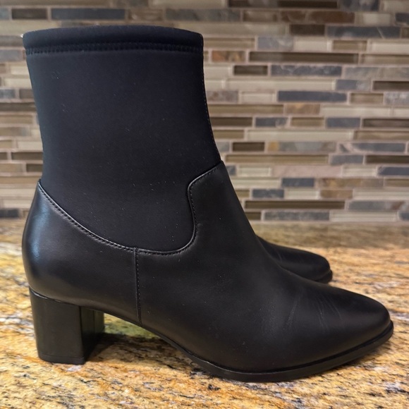Trotters Kippy Women’s Black Leather Ankle Booties Boots Size 6.5W - Picture 2 of 10
